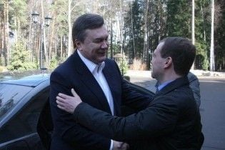 Янукович святкуватиме ювілей разом із Мєдвєдєвим
