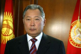 Президент Киргизії готується дати бій опозиції