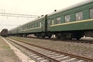 На Донеччині зійшов з рейок російський потяг з 197 пасажирами
