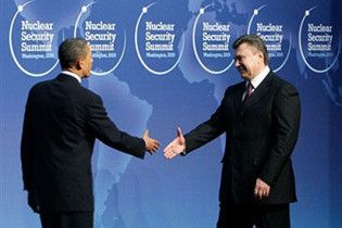 Янукович попросив Обаму зберегти партнерські відносини