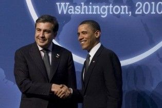 Обама вирішив не зустрічатися з Саакашвілі, щоб догодити Путіну