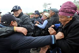 Жертвами сутичок в Оші стали 12 людей