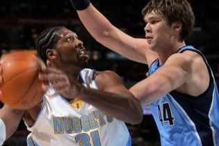 Одна "українська" команда пробилась у плей-офф НБА