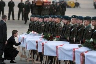 У Польщі відбуваються жалобні заходи пам’яті загиблих в авіакатастрофі