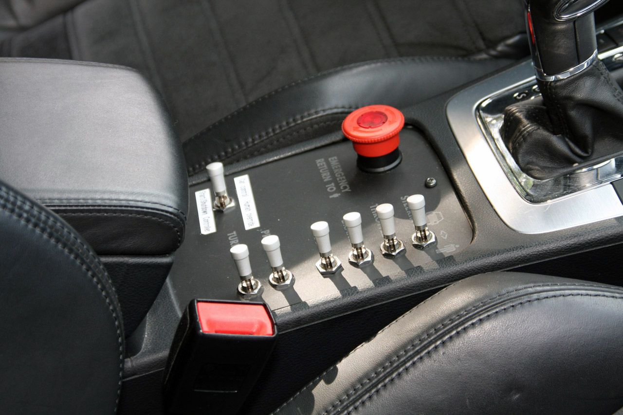 VW Passat з автопілотом