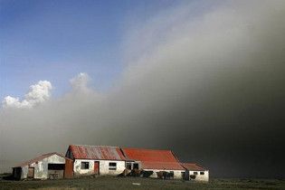 Хмара вулканічного попелу знову насувається на Європу
