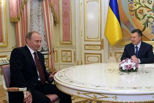 Путін привезе Януковичу дешевий газ за відмову від Європи