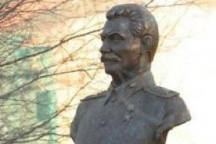 У Грузії знесли ще один пам'ятник Сталіну