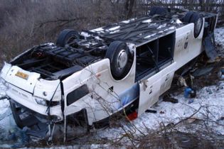 В Перу автобус впав у прірву: загинули 10 людей, 40 поранені