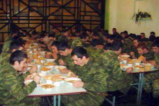 У Харкові з отруєнням госпіталізовані 70 курсантів