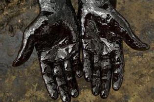 В Іллінойсі розлилося більше 245 тонн нафтової рідини