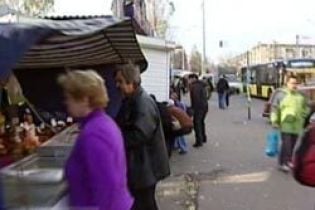 У Києві закривають кіоски (відео)