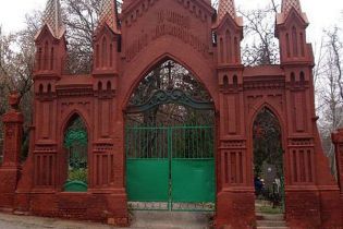 Вхід на київські кладовища став платним