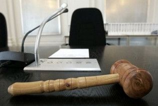 Юристи завдяки кризі заробляють по 1000 фунтів за годину