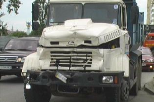Зіткнулись мікроавтобус і вантажівка