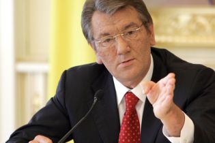 Ющенко сьогодні не звільняв суддів КС
