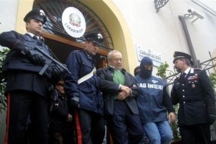 В Італії за ніч спіймали сотню мафіозі