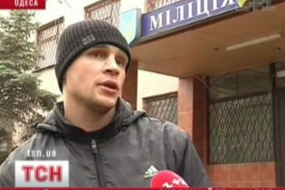 В Одесі охорона магазину жорстоко побила хлопця (відео)
