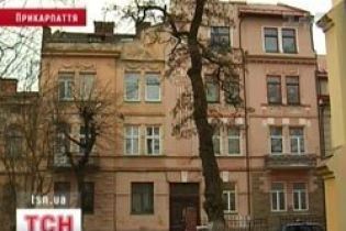 В Івано-Франківську чадним газом отруїлися 4 людини (відео)