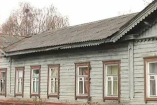У Чернігові "переконують" людей виселитися з будинку (відео)