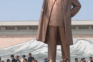 КНДР повертають гроші