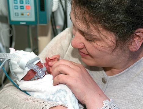 Росіянка, що народила п'ятох дівчаток-близнят (Фото: Daily Mail)