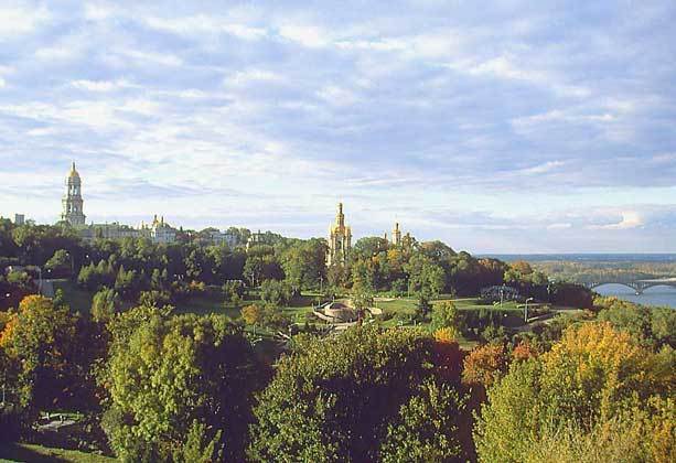 Київ (Фото: www.dipacadem.kiev.ua)