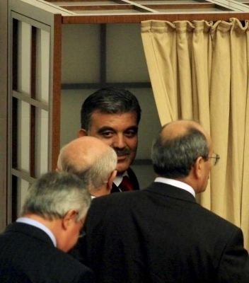 Гюль поки що не президент