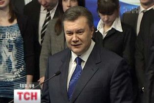 БЮТ: Янукович порушив кодекс чесних виборів одразу після підписання