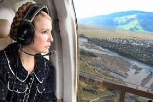 Тимошенко змінила маршрут літака, щоб заскочити в лікарню