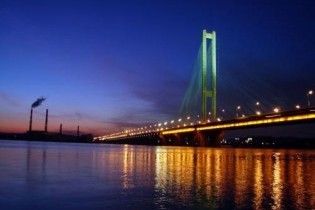 У Києві на Дніпрі виявили пляму невідомого походження