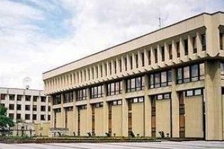 За новим законом литовці повинні платити податки за вечерю в сусіда