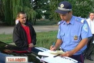 За 10 несплачених штрафів у водіїв забирають автомобіль