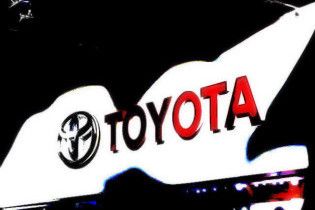 Toyota відкликає 4 млн автомобілів через смертельно небезпечні килимки
