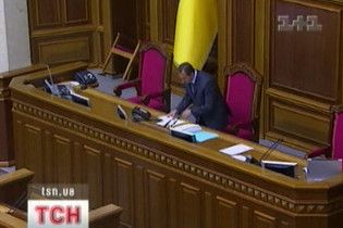Регіонали розблокували порожню Раду