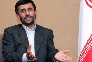 Ахмадінежад закликав США "зробити що-небудь гуманне"
