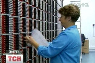 За борги через платні вікторини і секс по телефону зв'язку не позбавлятимуть