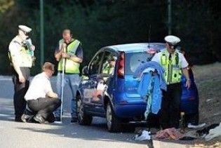В Англії машина в'їхала у групу школярів