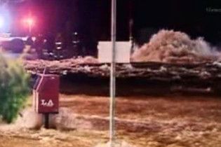 На зміну пожежам в Каліфорнії прийшла повінь