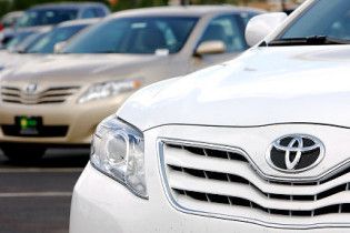 Toyota відкликає ще 1,1 млн автомобілів через смертельно небезпечні килимки