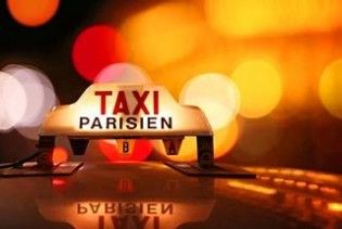 Паризькі таксисти заблокували термінал аеропорту через сварку з поліцією