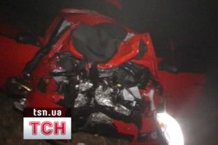 На Миколаївщині двоє дівчат на мопеді загинули під колесами "Шкоди"