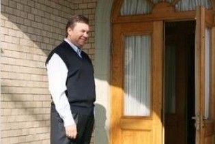 Уряд "переселив" Януковича у заповідник