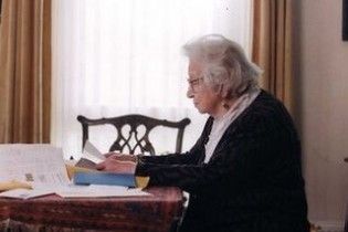 У Голландії померла жінка, яка зберегла щоденник Анни Франк