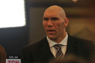 Валуєв завершує боксерську кар'єру і йде в політики