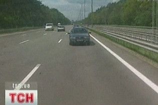 Уряд "вирізав" з бюджету кошти на будівництво доріг