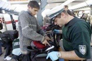 Шизофренік вивіз обманним шляхом групу абітурієнтів в Китай
