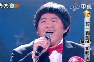Тайванський хлопчик, що співає, як Х'юстон, підписав контракт з Sony