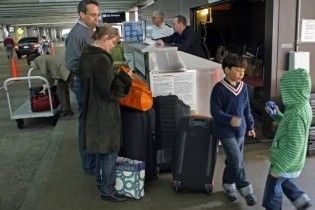 МЗС не допомогло українцям, які застрягли в лондонському аеропорту