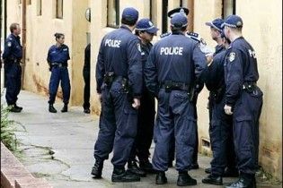 Австралійський суд дозволив брутально лаятись на поліцейських